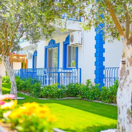 Pineloft Selimiye Hotell *