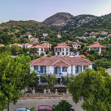 Pineloft Selimiye Hotel *